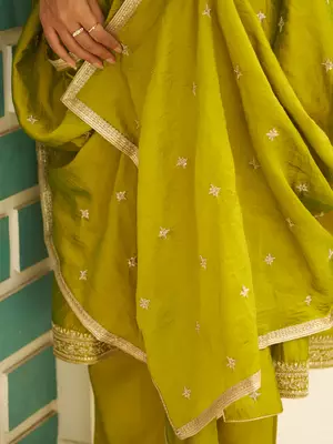 Floral embroidered silk blend blend round neck kurta trouser & dupatta set 4