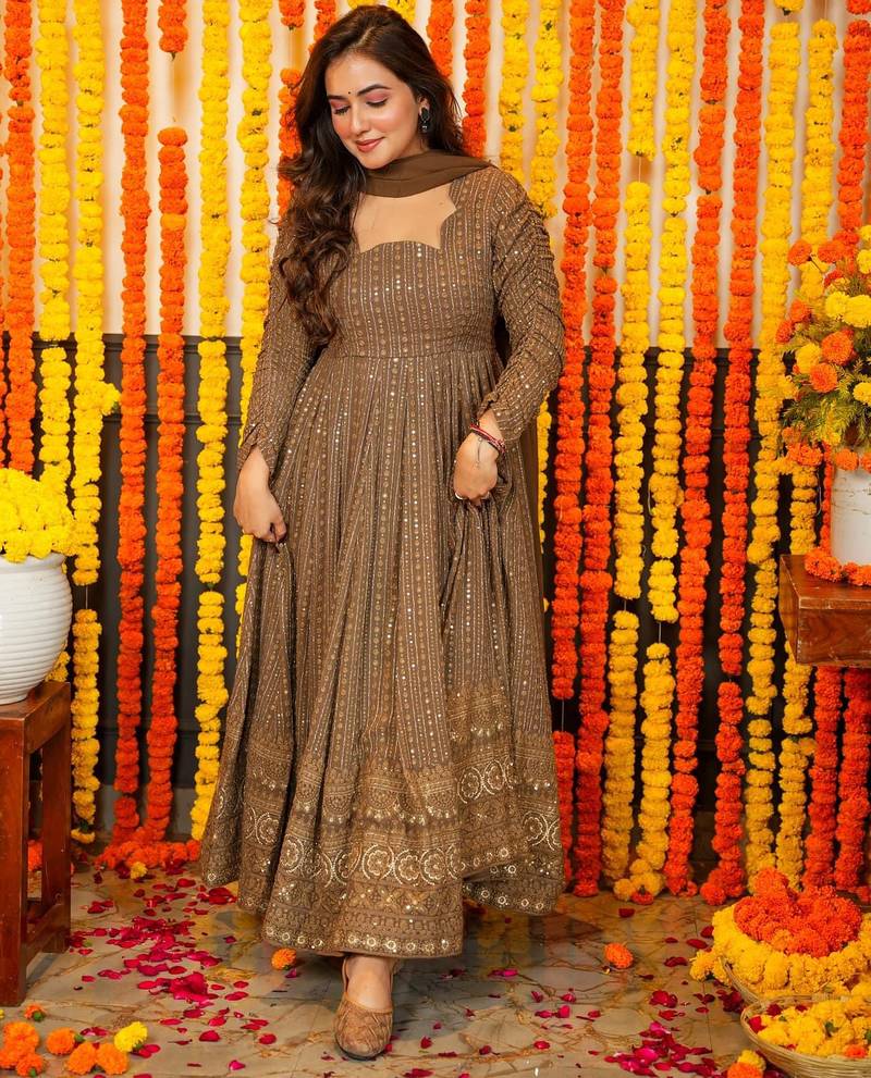 Embroidery zari sequance-work faux gown with dupatta