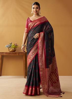 Black silk blend pochampalli border and pallu 1