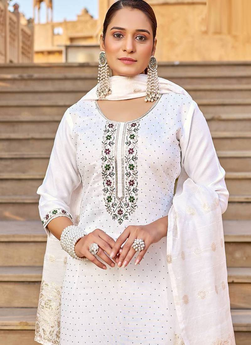 White heavy vertican silk kurta pent dupatta set