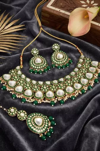 handcrafted gold-plated kundan choker necklace set