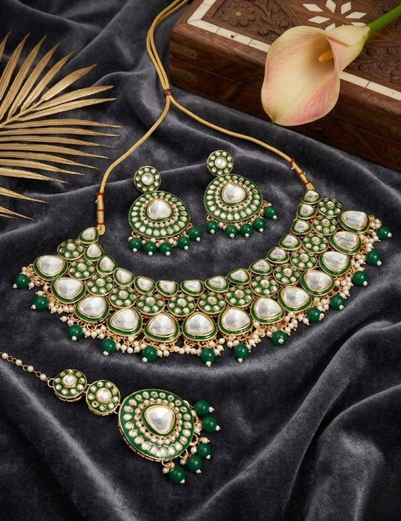 handcrafted gold-plated kundan choker necklace set