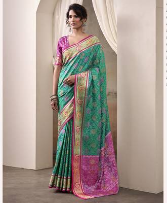 GREEN patola silk blend saree with print & rich pallu 1