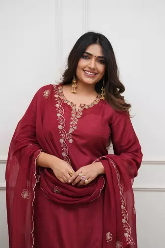  wine maroon chanderi embroidered kurta pant set with organza dupatta