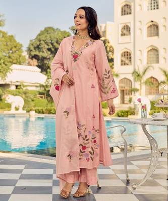 baby pink chanderi silk blend embroidered kurta pant set with embroidered dupatta 3