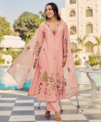  baby pink chanderi silk blend embroidered kurta pant set with embroidered dupatta 4