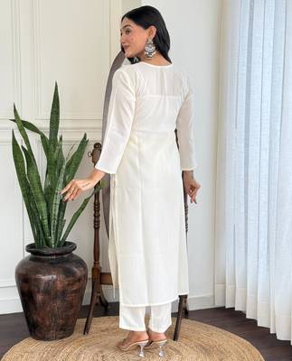  off white rayon embroidered kurta set with organza dupatta 4