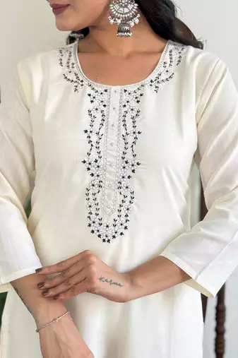  off white rayon embroidered kurta set with organza dupatta