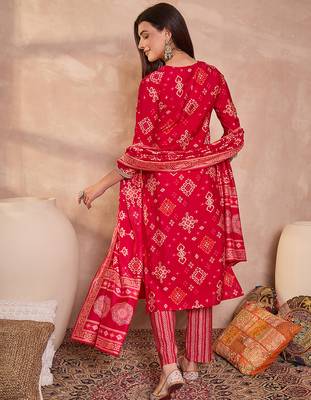Womens pink silk blend printed ethnic motifs straight kurta set 4
