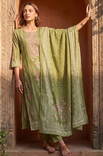 Womens green pure cotton ethnic motifs printed  straight kurta sets