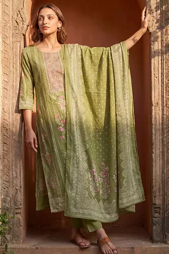 Womens green pure cotton ethnic motifs printed  straight kurta sets
