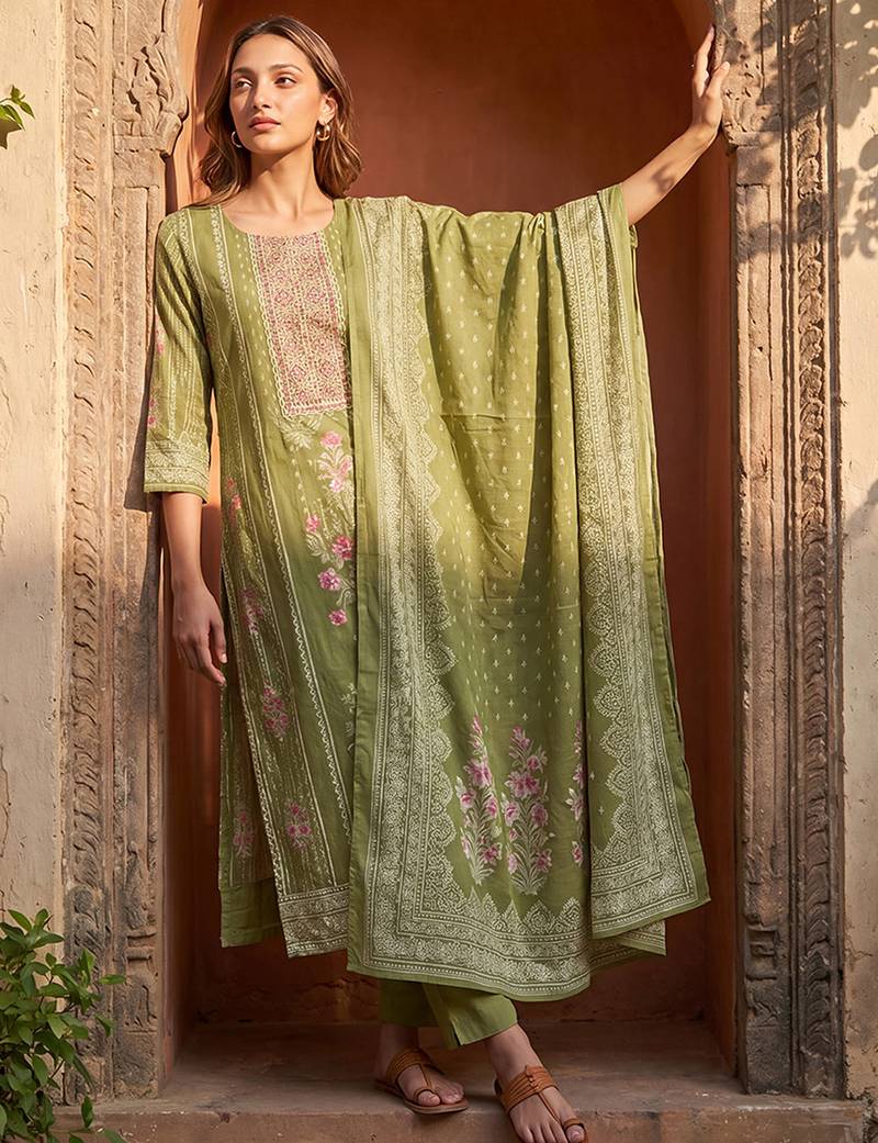 Womens green pure cotton ethnic motifs printed  straight kurta sets