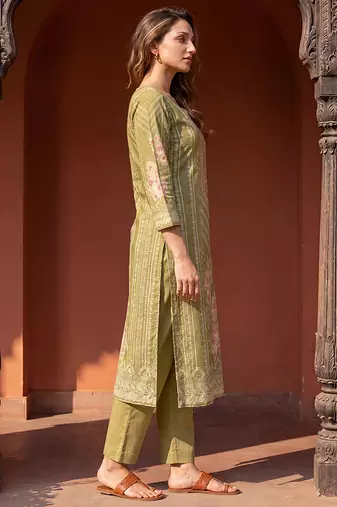 Womens green pure cotton ethnic motifs printed  straight kurta sets