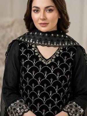 Designer fendy embroidered kurti palazzo set with cut work dupatta 3