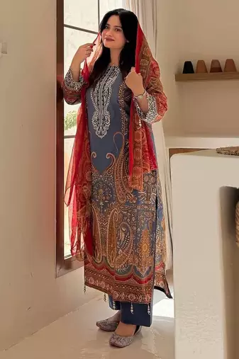 Printed chinon kurta plazzo set with dupatta & diamond work
