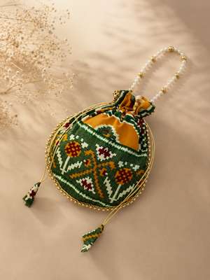 Multicolor pearl handle traditional patola with foil prints batwa 4