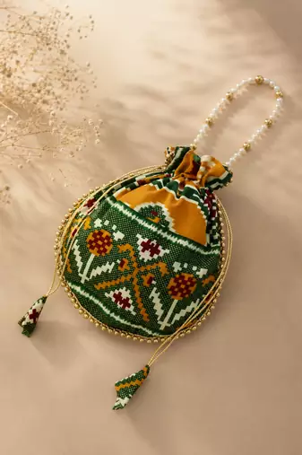 Multicolor pearl handle traditional patola with foil prints batwa