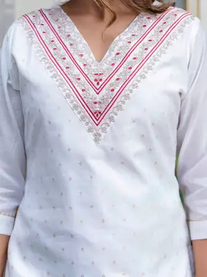 Floral embroidered chanderi silk blend v neck kurta trouser & dupatta set 4