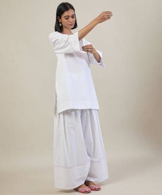 Stark white cotton kurta set 3