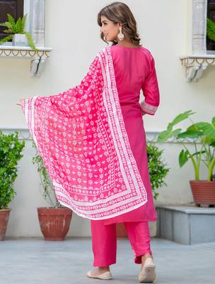 Floral embroidered silk blend round neck kurta trouser & dupatta set 2