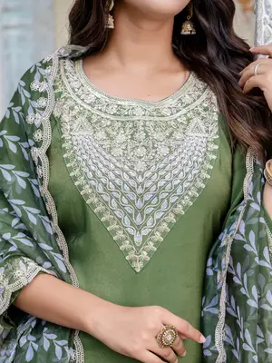 Floral embroidered silk blend round neck kurta trouser & dupatta set 4