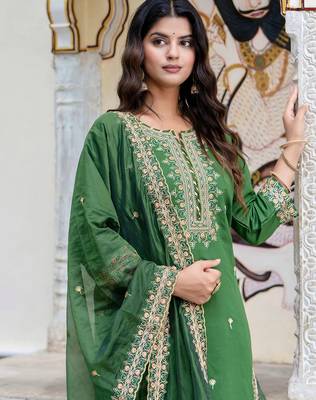 Floral embroidered silk blend round neck kurta trouser & dupatta set 4
