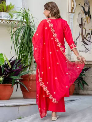 Floral embroidered silk blend round neck kurta trouser & dupatta set 2