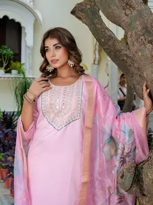 Floral embroidered silk blend round neck kurta trouser & dupatta set 3