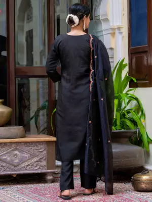 Floral embroidered silk blend round neck kurta trouser & dupatta set 2
