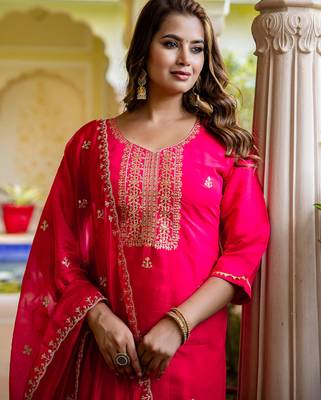 Floral embroidered silk blend round neck kurta trouser & dupatta set 3