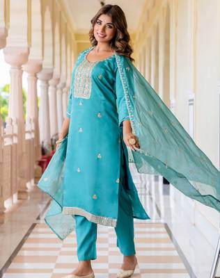 Floral embroidered silk blend round neck kurta trouser & dupatta set 3