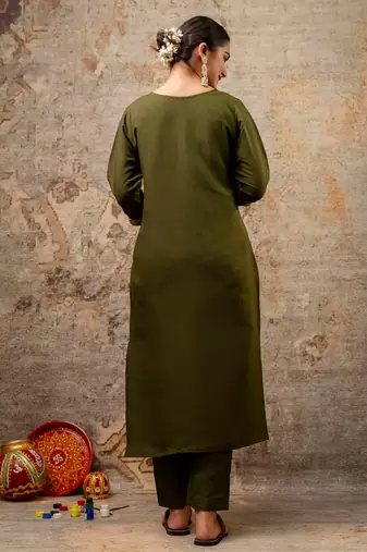 Floral embroidered silk blend round neck kurta trouser & dupatta set