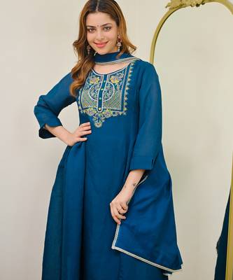  blue chanderi embroidered ethnic suit set 3