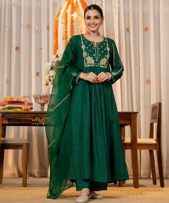 emerald green chanderi silk blend embroidered anarkali suit set 2