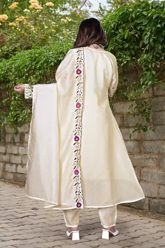  ivory cream floral embroidered anarkali kurta pant set with chanderi dupatta