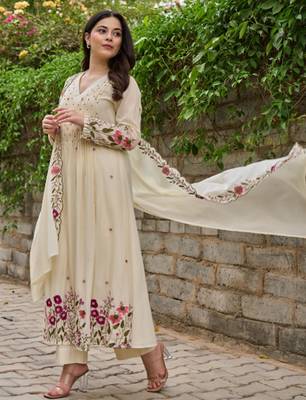  ivory cream floral embroidered anarkali kurta pant set with chanderi dupatta 3