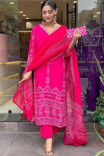 Pink french crepe kurta pent dupatta set