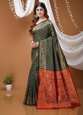 green silk blend jacquard weaving saree with matching blouse 2
