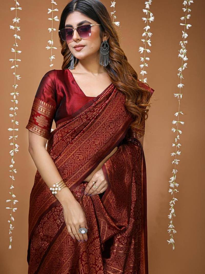 maroon silk blend jacquard weaving saree with matching blouse