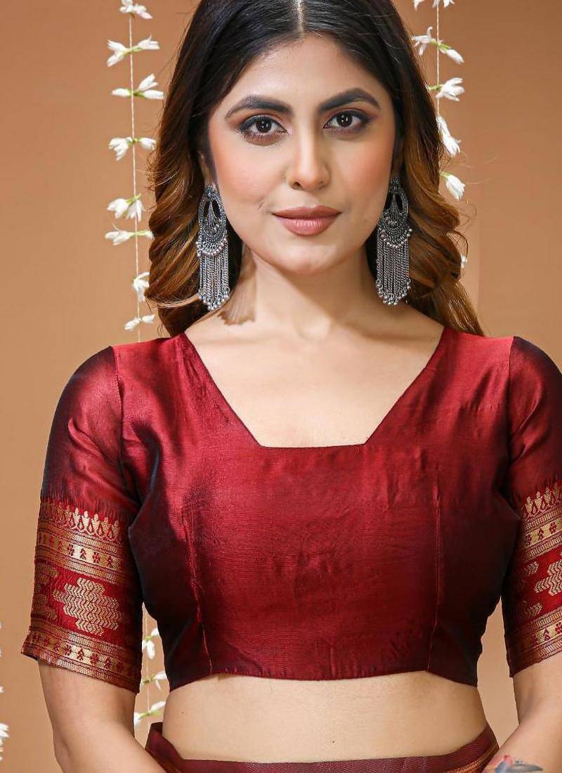 maroon silk blend jacquard weaving saree with matching blouse
