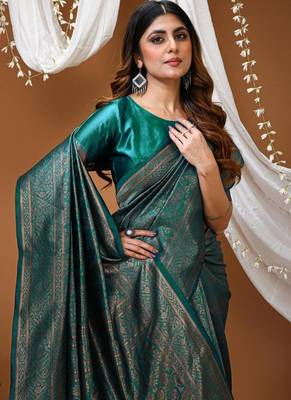 green silk blend jacquard weaving saree with matching blouse 4