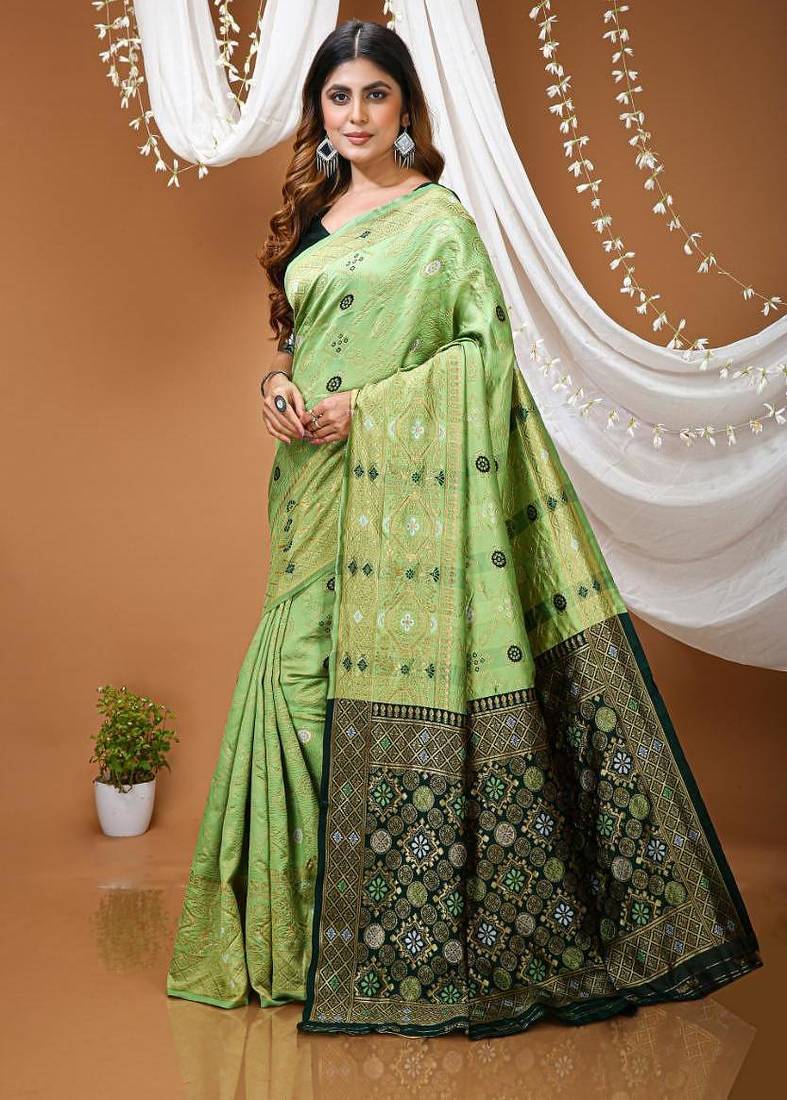 pista silk blend jacquard weaving saree with matching blouse