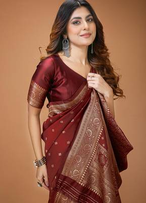 maroon silk blend woven work saree with un-stitched blouse 4