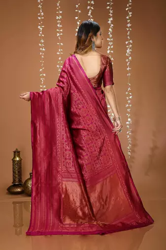 megenta silk blend zari woven women's saree with blouse