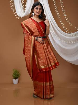 red silk blend solid with zari woven border sarees 4