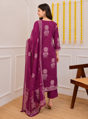 Magenta printed cotton kurta pant with dupatta 2