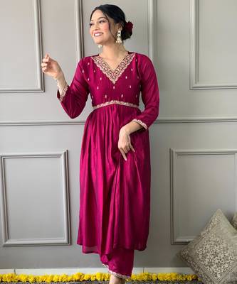 Wine vichitra embroidered ethnic kurta pant dupatta set 3