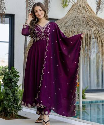Deep wine purple vichitra silk blend embroidered kurta pant dupatta set 1