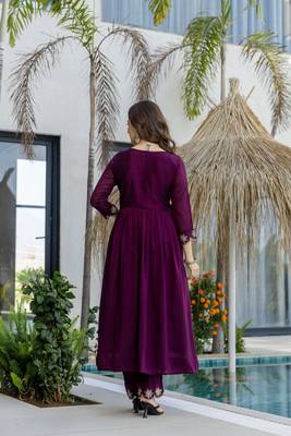 Deep wine purple vichitra silk blend embroidered kurta pant dupatta set 2