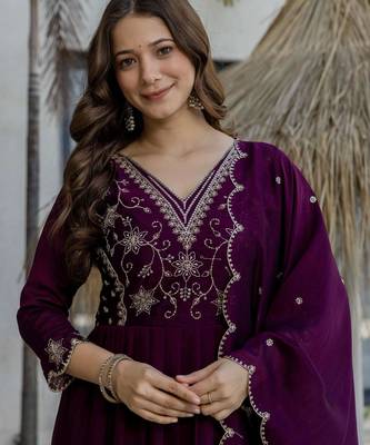 Deep wine purple vichitra silk blend embroidered kurta pant dupatta set 5